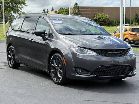 Used 2020 Chrysler Pacifica Touring-L Plus image 48