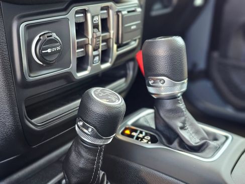New 2026 Jeep Gladiator Sport AWD/4WD image 15