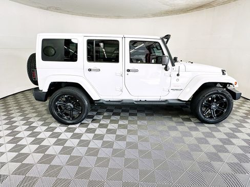 Used 2014 Jeep Wrangler Unlimited Sahara w/ Connectivity Group image 2