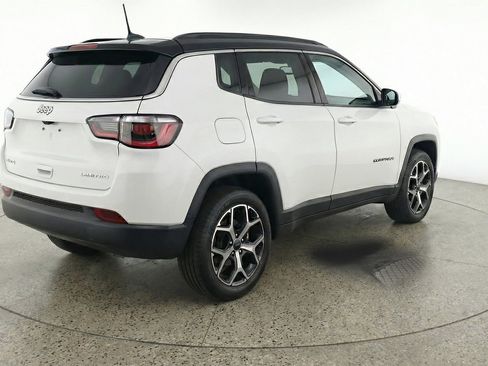 Used 2025 Jeep Compass Limited AWD/4WD image 7