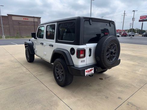 Used 2025 Jeep Wrangler Unlimited Sport AWD/4WD image 8