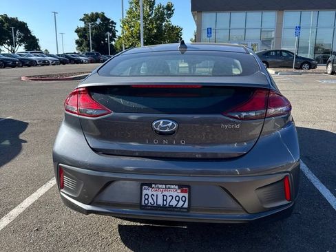 Used 2020 Hyundai Ioniq SE FWD image 6