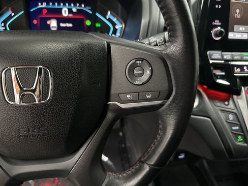 Used 2024 Honda Odyssey Sport image 17