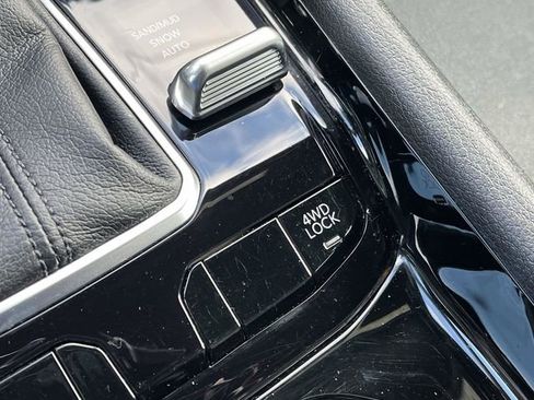 Used 2023 Jeep Compass Limited image 31