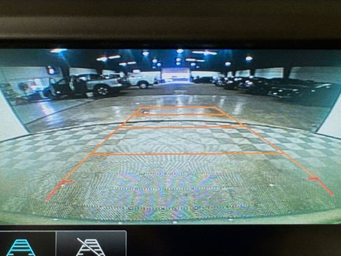 Used 2018 Chevrolet Equinox LT image 18