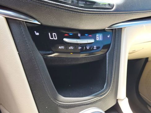 Used 2018 Cadillac XT5 Luxury w/ Driver Awareness Package image 22