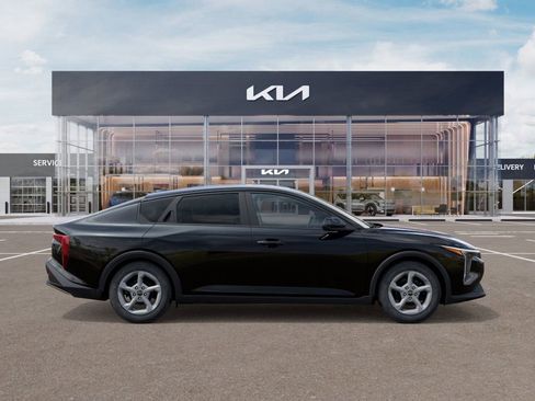 New 2025 Kia K4 LXS image 6