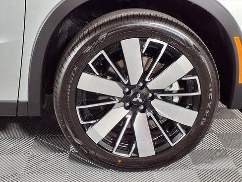 Used 2025 Mitsubishi Outlander SE FWD image 30