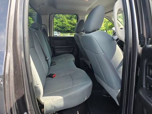 Used 2019 RAM 1500 Express AWD/4WD image 16