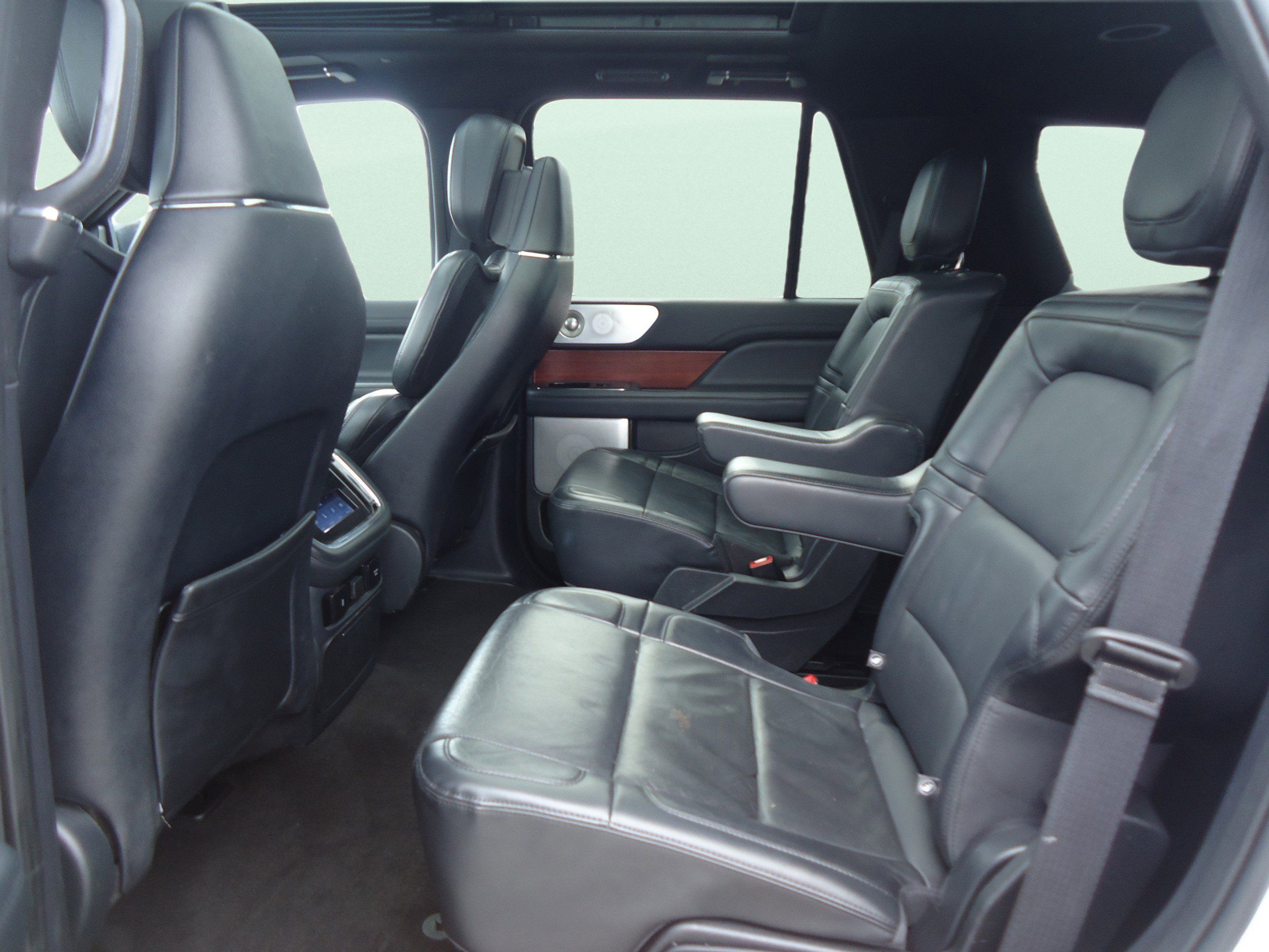 Used 2023 Lincoln Navigator Reserve AWD/4WD image 36