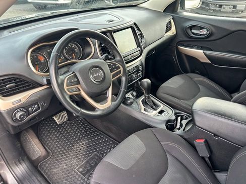 Used 2017 Jeep Cherokee Latitude w/ Comfort/Convenience Group image 26