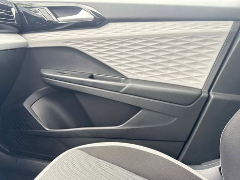 Used 2022 Volkswagen Taos S image 17