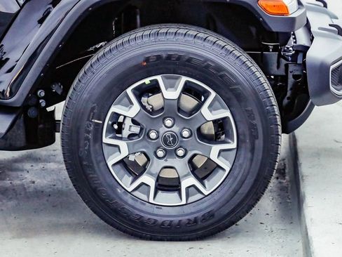 New 2026 Jeep Wrangler Unlimited Sahara AWD/4WD image 11