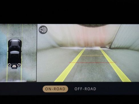 Used 2022 Land Rover Defender 90 X-Dynamic HSE image 16