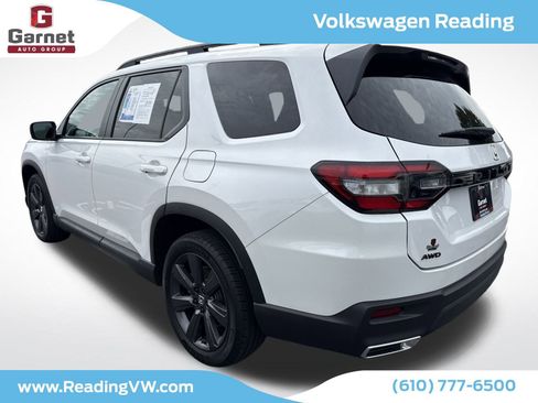 Used 2023 Honda Pilot Sport image 3