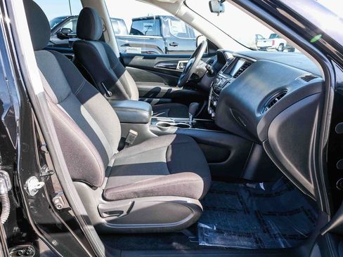 Used 2020 Nissan Pathfinder S FWD image 18