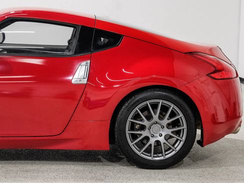 Used 2011 Nissan 370Z Coupe image 15