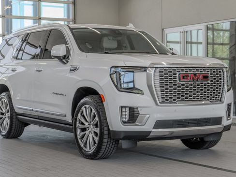 Used 2021 GMC Yukon Denali w/ Denali Premium Package AWD/4WD image 21