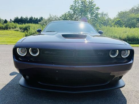 Used 2022 Dodge Challenger R/T w/ Blacktop Package image 9