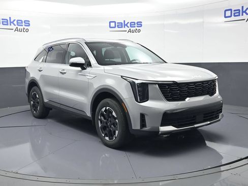 New 2026 Kia Sorento S AWD/4WD image 2