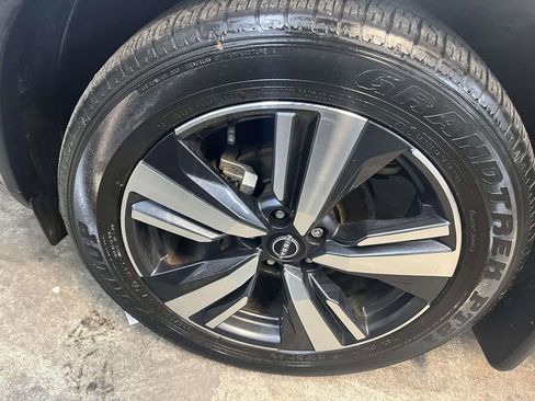 Used 2023 Nissan Rogue SL AWD/4WD image 10