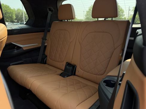 Used 2023 BMW X7 xDrive40i AWD/4WD image 28