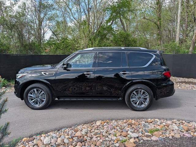 Used 2022 INFINITI QX80 Luxe w/ Cargo Package AWD/4WD image 2