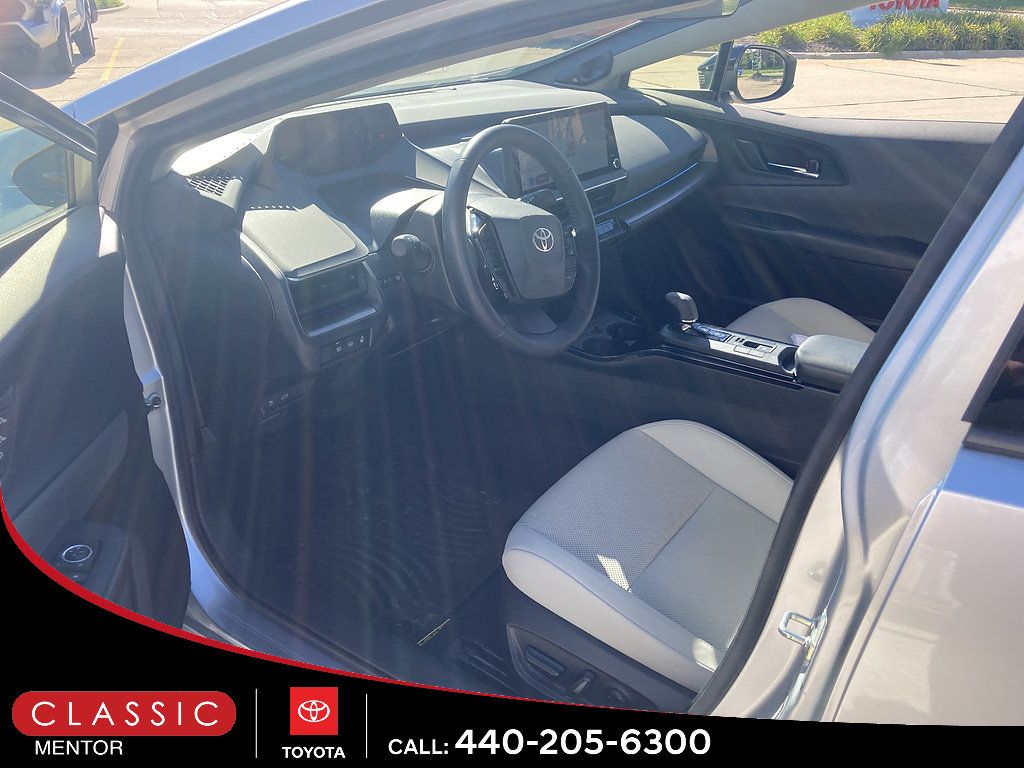 Used 2023 Toyota Prius Limited AWD/4WD image 3