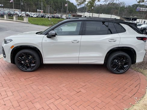 New 2026 Volkswagen Tiguan SE R-Line AWD/4WD image 7
