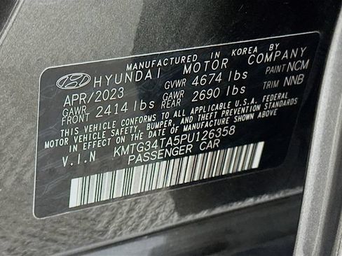 Certified 2023 Genesis G70 2.0T RWD image 29