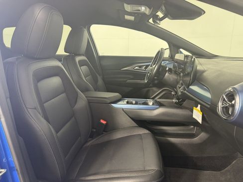 Used 2024 Chevrolet Equinox EV LT FWD image 10