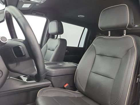 Used 2023 Chevrolet Suburban Premier AWD/4WD image 17