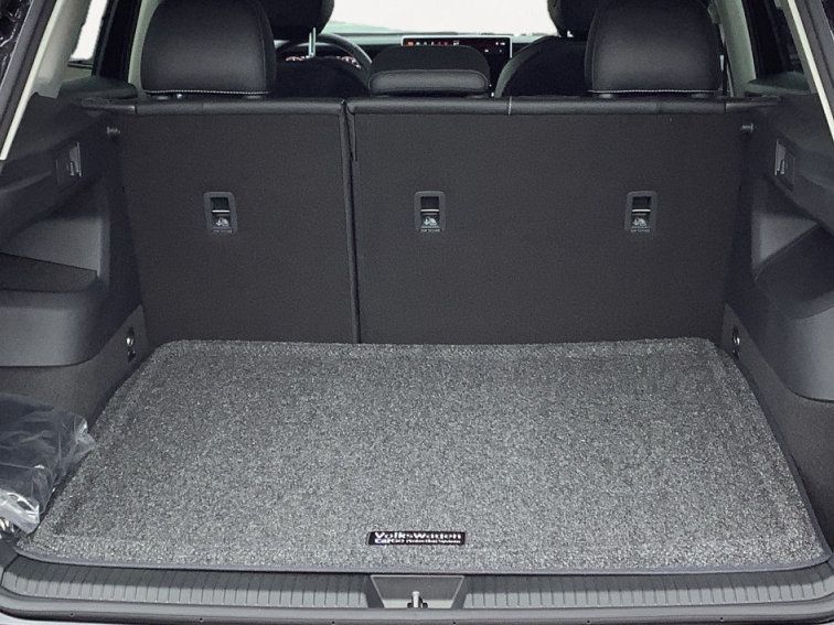 New 2026 Volkswagen Tiguan SE FWD image 28