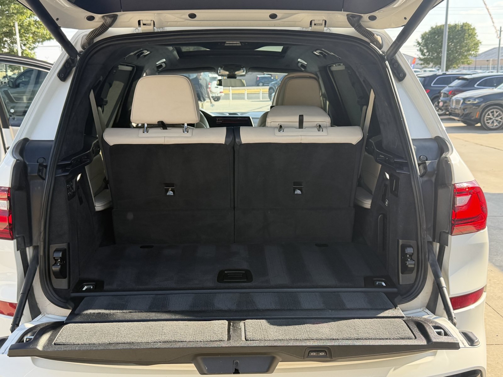 Used 2019 BMW X7 xDrive50i w/ Dynamic Handling Package AWD/4WD image 30
