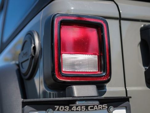 Used 2022 Jeep Wrangler Unlimited Sport AWD/4WD image 38