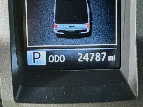 Used 2023 Toyota Tacoma TRD Sport image 35