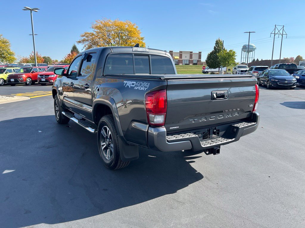 Used 2016 Toyota Tacoma TRD Sport w/ Towing Package AWD/4WD image 8