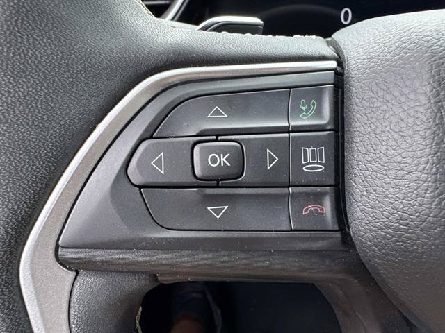 Used 2023 Jeep Grand Cherokee Altitude AWD/4WD image 14