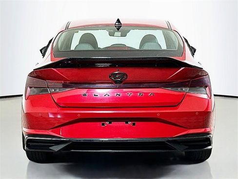 Used 2023 Hyundai Elantra Limited w/ Cargo Package image 6