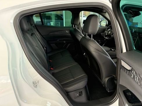 Certified 2023 Maserati Grecale Modena image 13