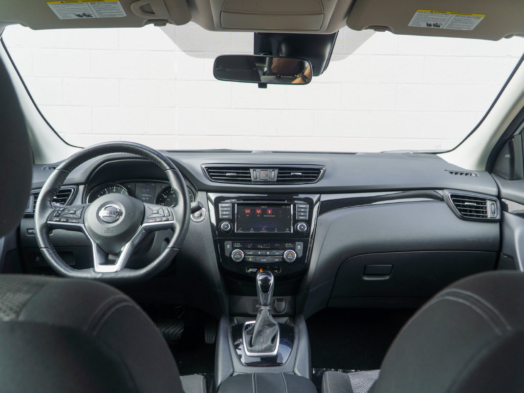 Used 2020 Nissan Rogue Sport SV w/ All-Weather Package AWD/4WD image 21