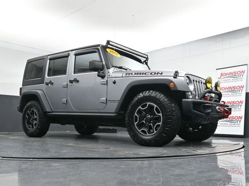 Used 2016 Jeep Wrangler Unlimited Rubicon image 31