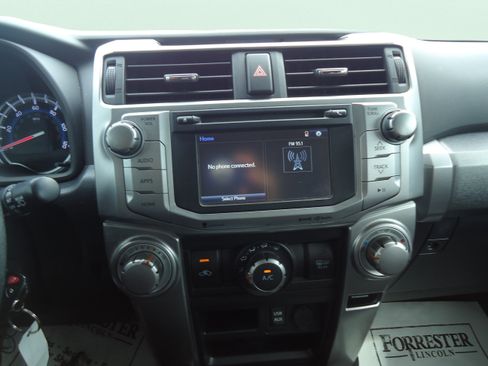 Used 2019 Toyota 4Runner SR5 AWD/4WD image 16