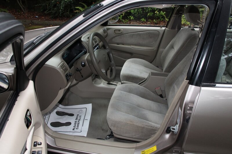 Used 2001 Toyota Corolla LE w/ Extra Value Pkg 2 FWD image 5