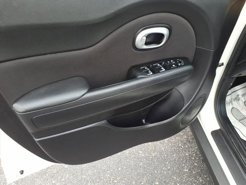 Used 2019 Kia Soul Base image 10