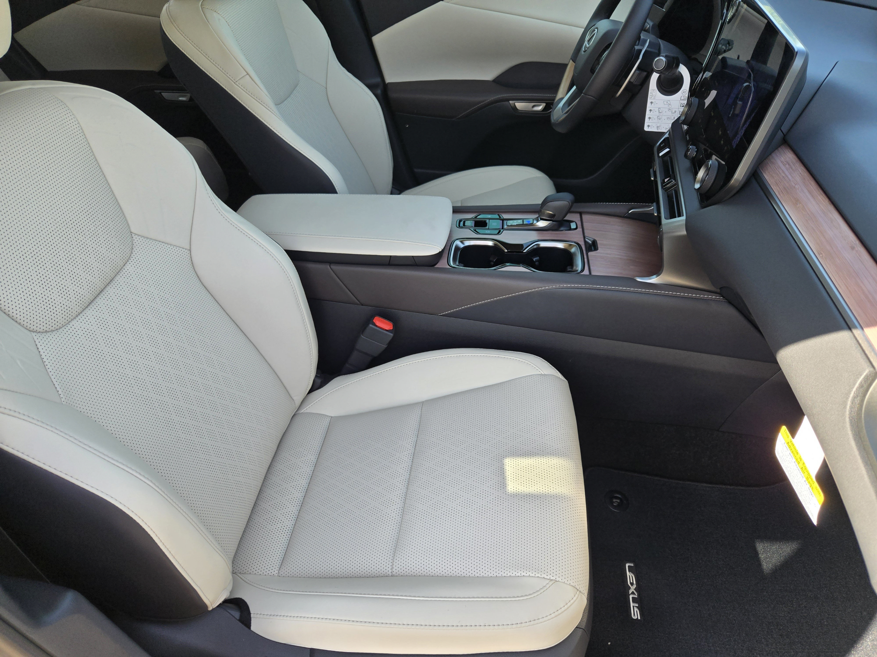 Used 2026 Lexus RX 350 Premium Plus w/ Accessory Package (Z1) FWD image 6