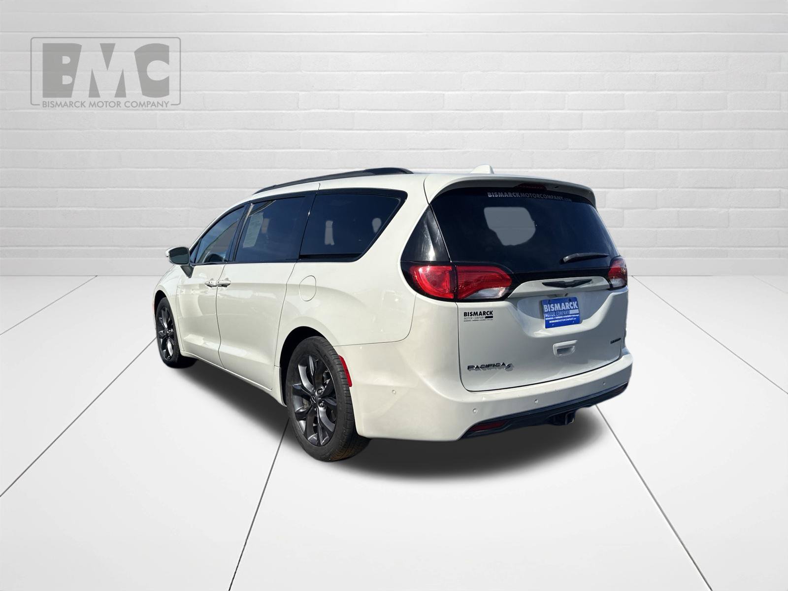 Used 2019 Chrysler Pacifica Limited FWD image 4