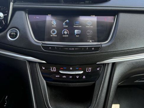 Used 2017 Cadillac XT5 Luxury w/ Driver Awareness Package FWD image 18