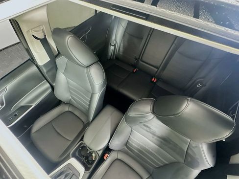 Certified 2025 Toyota RAV4 XLE Premium image 21