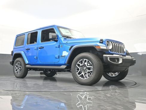 Used 2025 Jeep Wrangler Sahara AWD/4WD image 61